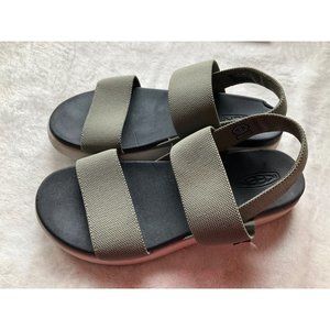 Keen Sandals Elle Back strap stretch Dusty olive size 7.5